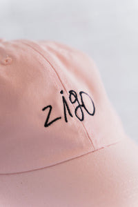 Pet roze