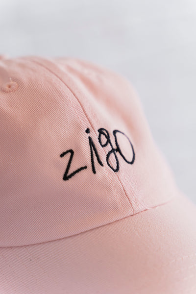 Pet roze